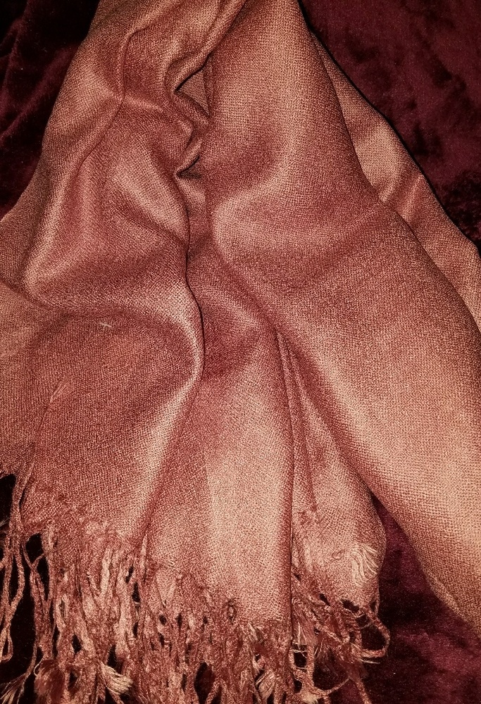 👌FREE W/ PURCHASE of 3 items - Scarves